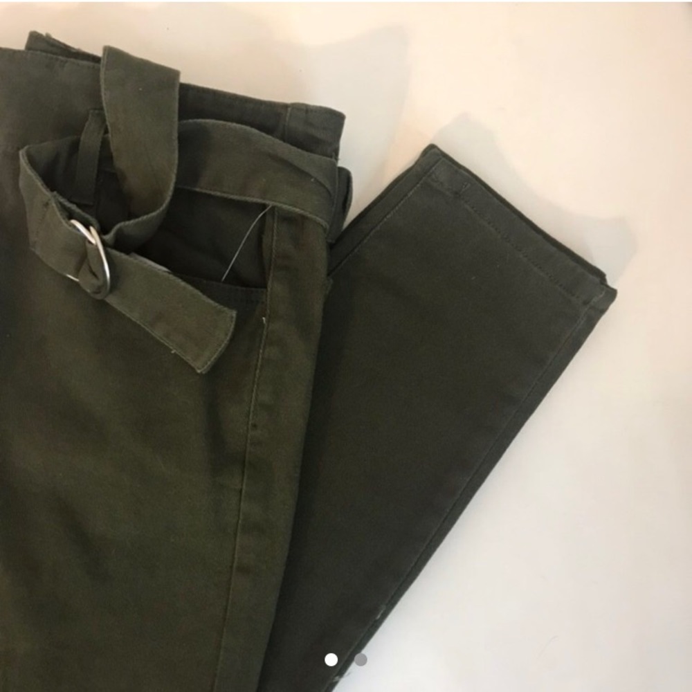 military green skinny pant, never worn, size 14.
